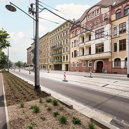 Elegant And Bright Plac Staszica Perfect For Remote Work By Renters Prestige * Breslavia
