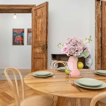 Elegant And Bright Plac Staszica Perfect For Remote Work By Renters Prestige * Breslavia