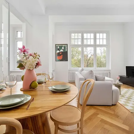 Elegant And Bright Plac Staszica Perfect For Remote Work By Renters Prestige Apartment