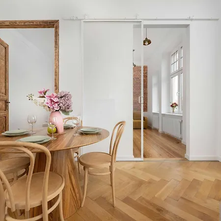 Elegant And Bright Plac Staszica Perfect For Remote Work By Renters Prestige Apartment Wroclaw